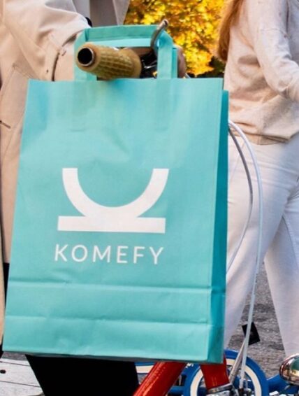 Komefy prioriza la seguridad en su nueva versión e introduce un sistema para evitar esperas en la recogida de alimentos