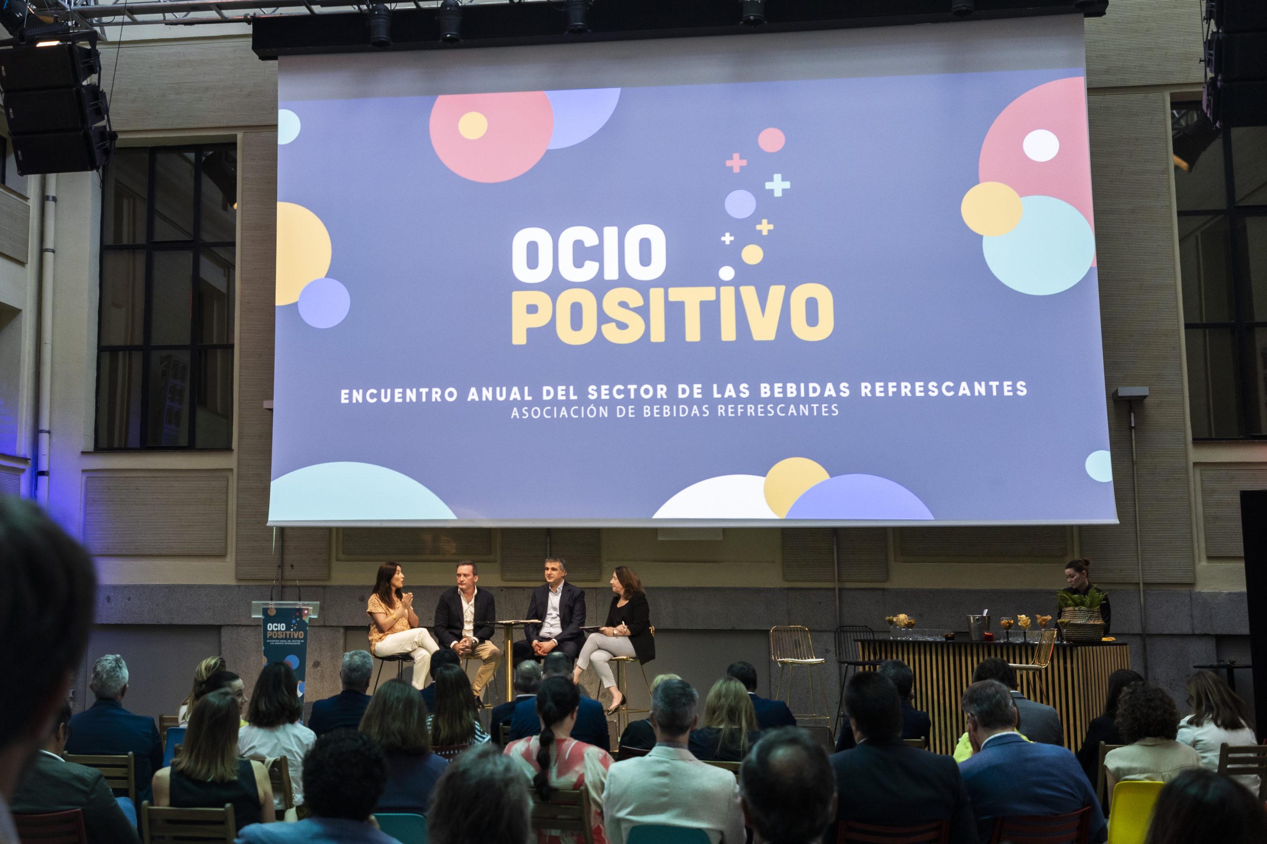 Hostelería Madrid participa en el coloquio de Anfabra sobre la importancia social del refresco en España - La Viña