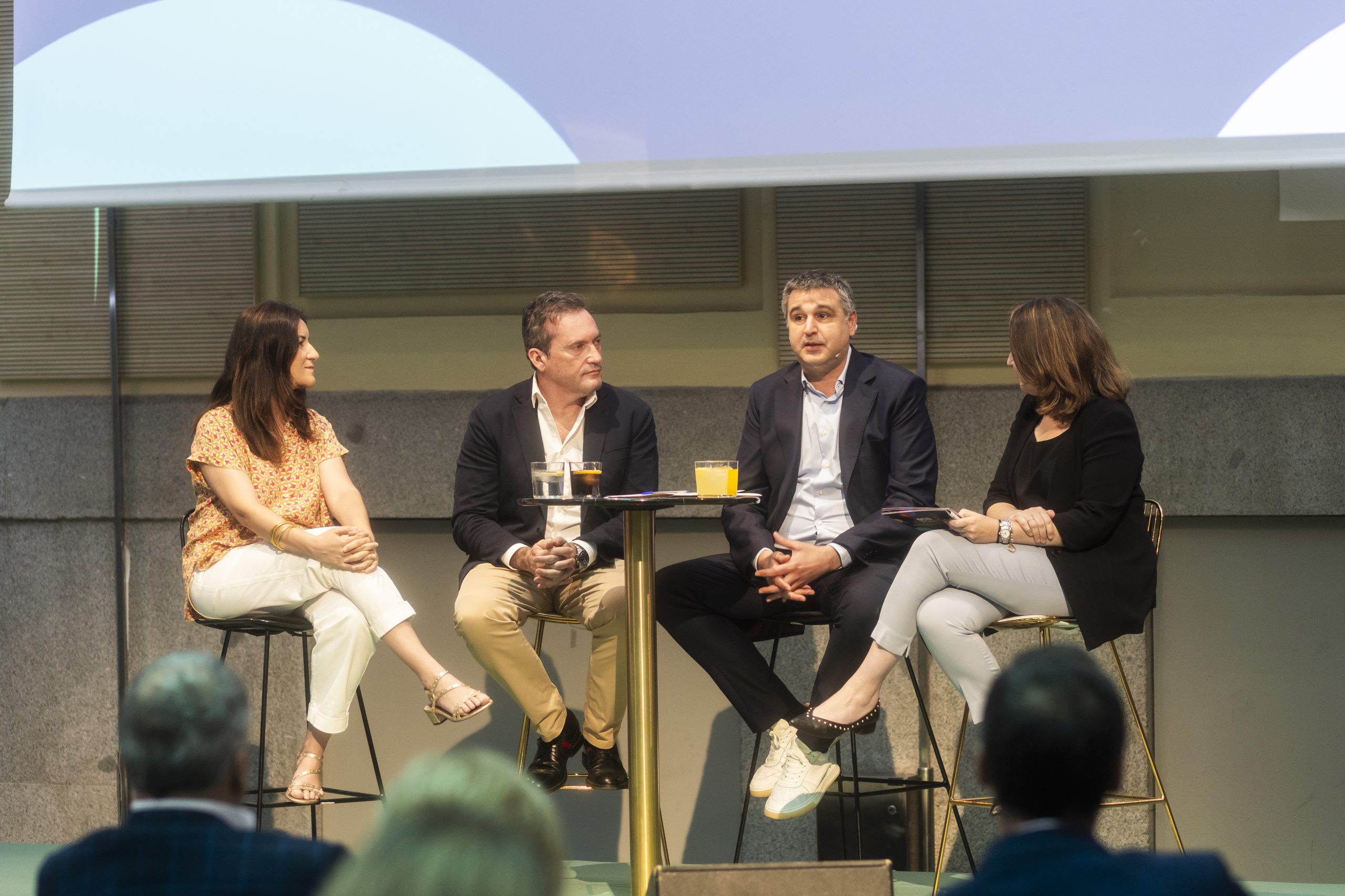 Hostelería Madrid participa en el coloquio de Anfabra sobre la importancia social del refresco en España - La Viña